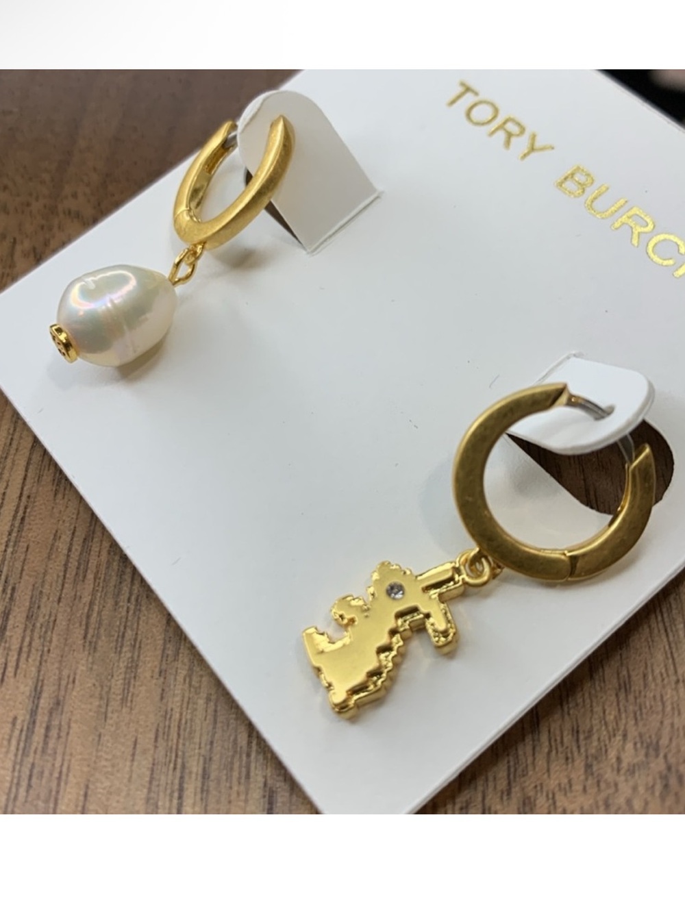 Tory Burch Gold Pearl Bunny Rabbit Charm Drop Earrings $129